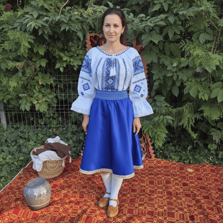 Femei - Set traditional format din ie si fusta 96