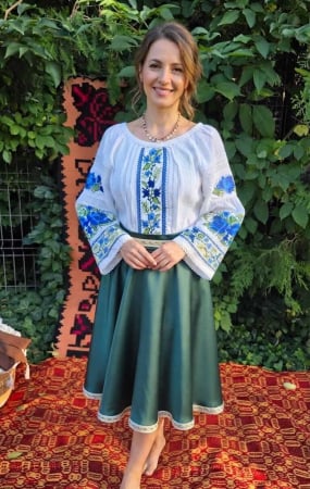 Femei - Set traditional format din ie si fusta 97