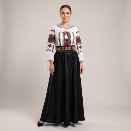 Costume populare - Set traditional format din ie traditionala, fusta saten si brau brodat 156