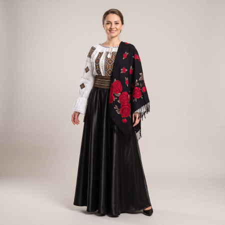 Set traditional format din ie traditionala, fusta saten si brau brodat 157 [1]