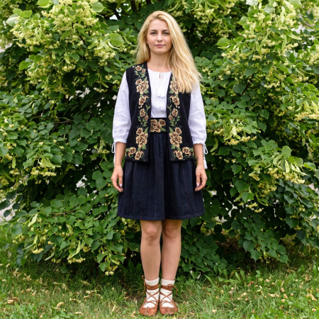 Femei - Set Vesta traditionala si brau - Galben