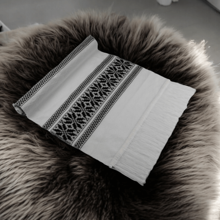 Prosop tesut traditional cu dungi [1]