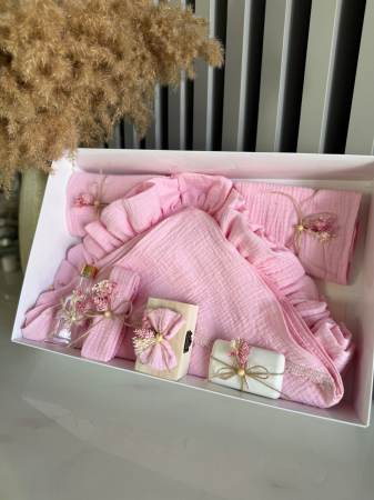 Комплект за кръщене, състоящ се от 8 муселиновни парчета - различни цветове [1]