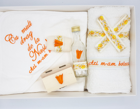 Комплекти за кръщене - Trusou pentru Botez brodat - Portocaliu 2