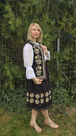 Традиционен платнен елек Кармен 9 [4]