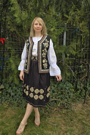 Традиционен платнен елек Кармен 9 [1]