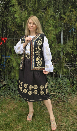 Традиционен платнен елек Кармен 9 [3]
