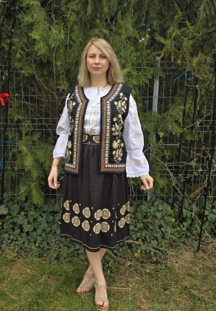 Традиционен платнен елек Кармен 9 [2]