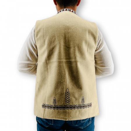 Vesta barbateasca traditionala [2]