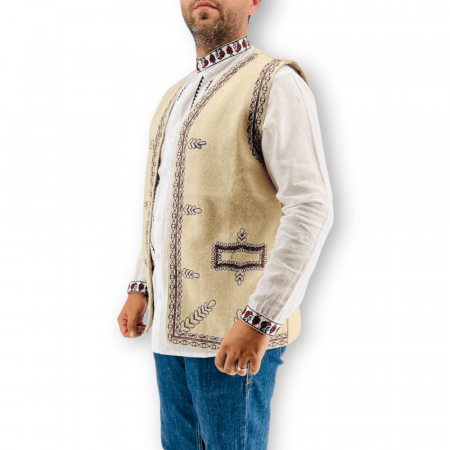 Vesta barbateasca traditionala [1]