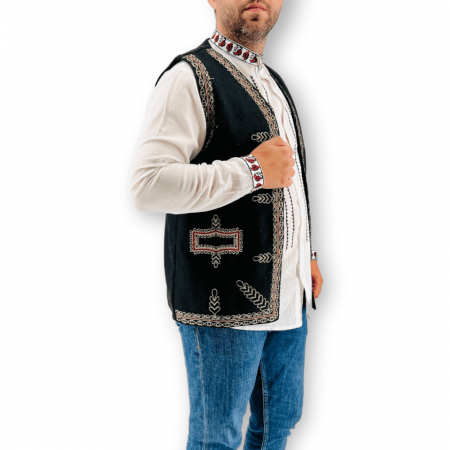 Vesta barbateasca traditionala [1]