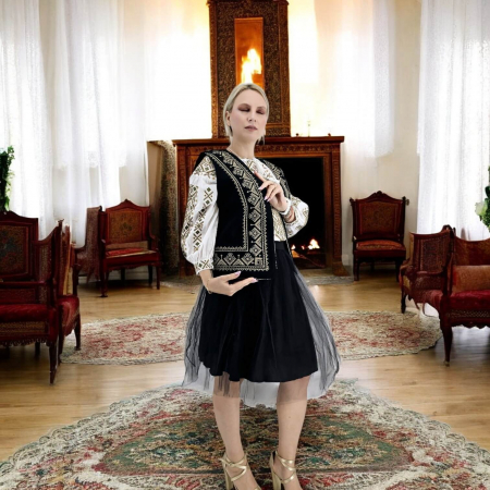 Vesta traditionala Toni 8 [5]