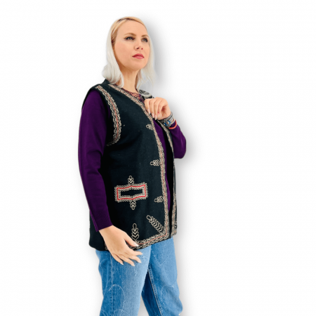 Vesta traditionala Valerica 17 [2]