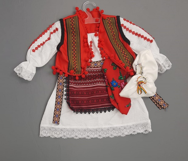 Costum Traditional Botez Fetite Catalina 2