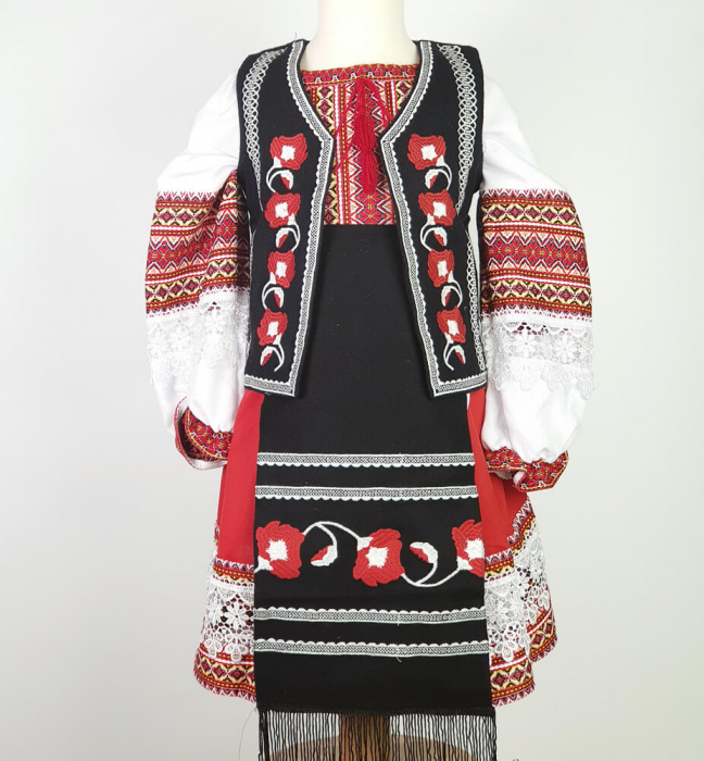 Costum traditional fetite Mira 2