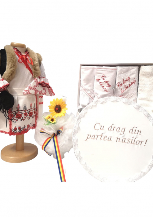 Set Botez Traditional Miriam 4 piese costumas, lumanare, trusou si cufar brodat