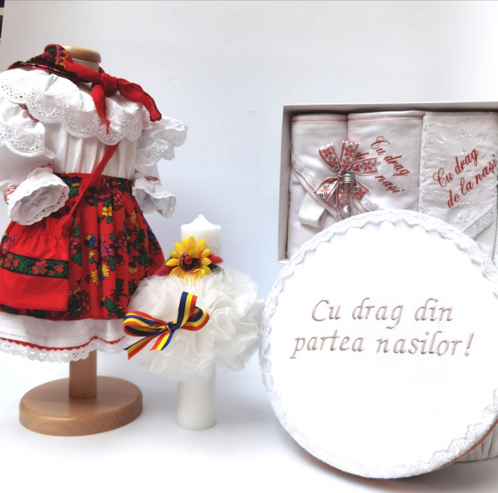 Set Botez Traditional Adeline - 4 piese costumas, lumanare, trusou si cufar brodat