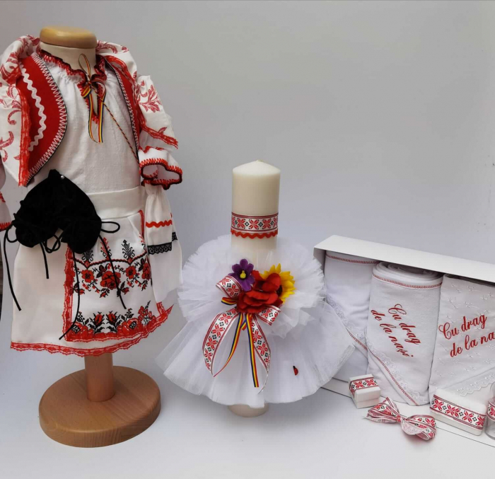 Set Botez Traditional Marina 3 - 3 piese Botez Traditional : costumas , trusou si lumanare