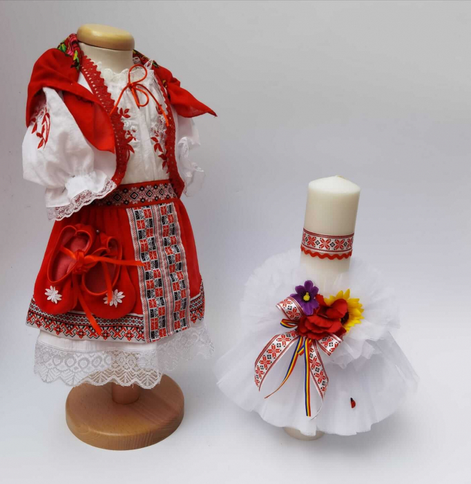 Set Botez Traditional - Marina 5 - 2 piese Botez Traditional : costumas si lumanare