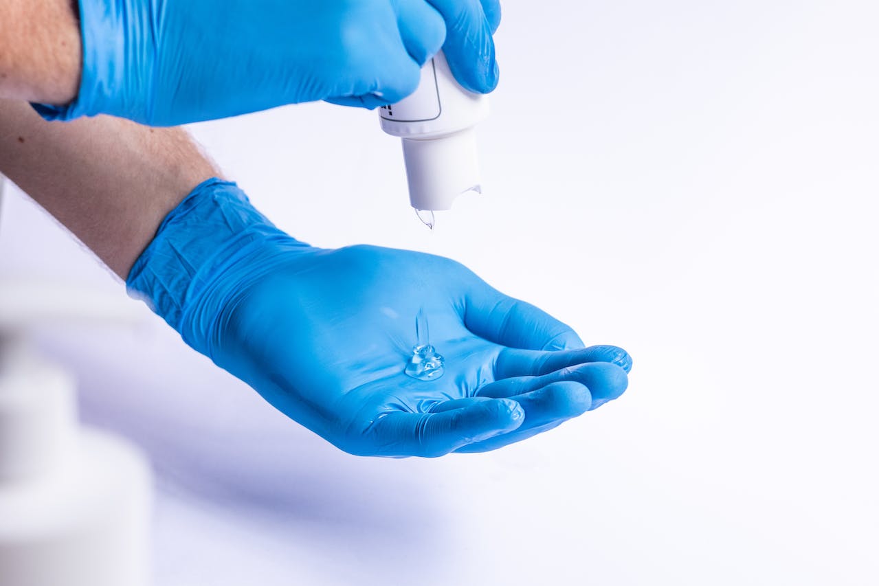 Ce tipuri de dezinfectanti se folosesc in domeniul medical
