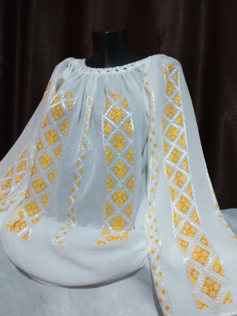 Ii traditionale - Ie traditionala brodata manual cu matase pe panza topita