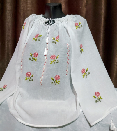 Ii traditionale - Bluza stil ie cusuta manual pe panza topita, model floral