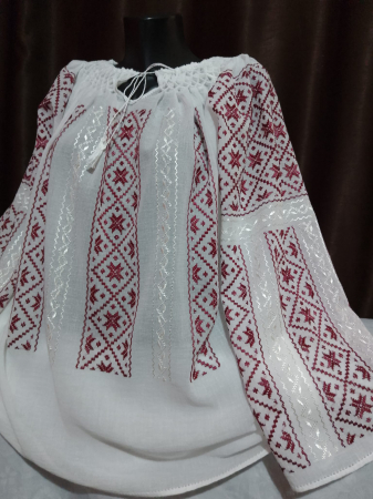 Ii traditionale cu maneca lunga - Ie brodata manual cu matase pe panza topita