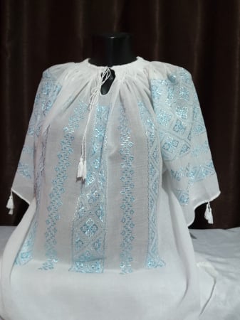 Ii traditionale cu maneca scurta - Ie brodata manual pe panza topita