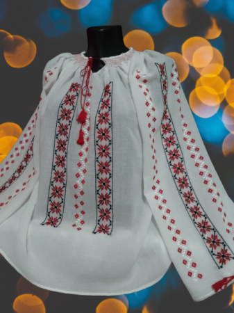 Ii traditionale - Ie cusuta manual pe panza topita