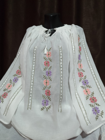 Ii traditionale cu maneca lunga - Ie cusuta manual pe panza topita