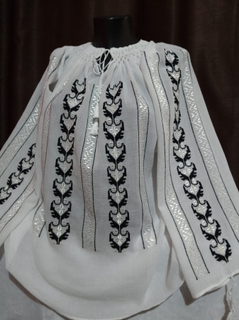 Ii traditionale cu maneca lunga - Ie traditionala brodata manual