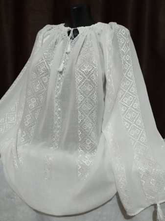 Modele in stoc - Ie traditionala brodata manual cu matase pe panza topita