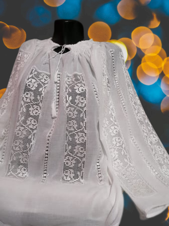 Ii traditionale - Ie traditionala brodata manual pe panza topita