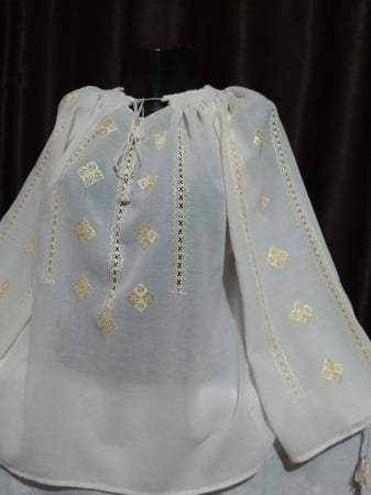 Ii traditionale cu maneca lunga - Ie traditionala brodata manual pe panza topita