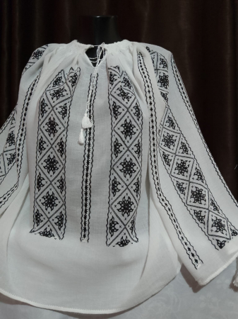 Ii traditionale cu maneca lunga - Ie traditionala brodata manual pe panza topita