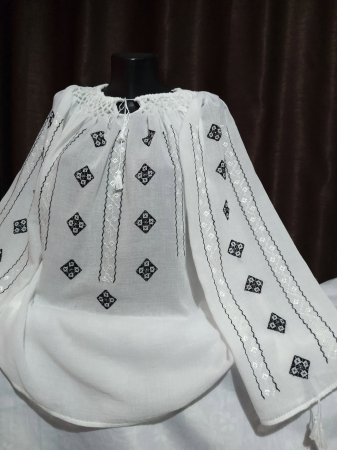 Ii traditionale - Ie traditionala brodata manual cu matase