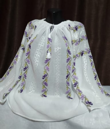 Ii traditionale cu maneca lunga - Ie traditionala cusuta manual pe panza topita