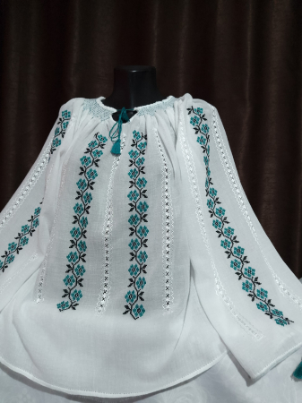 Ii traditionale - Ie traditionala cusuta manual pe panza topita