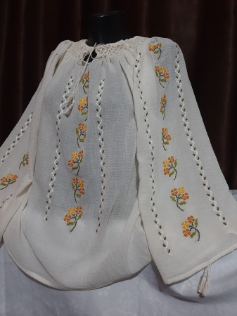 Ii traditionale cu maneca lunga - Ie traditionala cusuta manual pe panza topita
