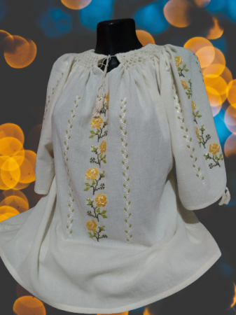 Ii traditionale cu maneca scurta - Ie traditionala cusuta manual pe panza topita