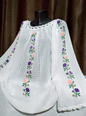 Ii traditionale - Ie traditionala cusuta manual pe panza topita