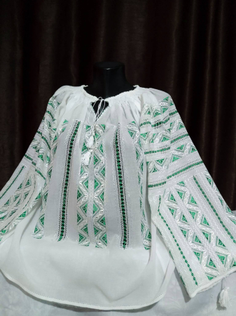 Modele in stoc - Ie traditionala cusuta manual pe panza topita, Marime L