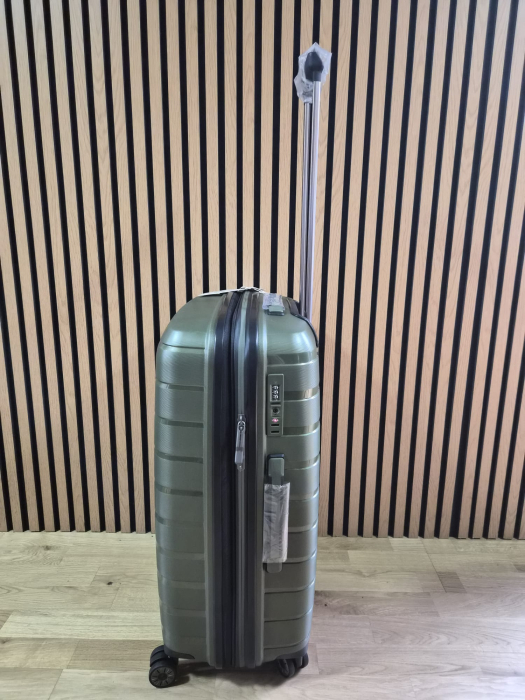 Troler de cala mediu(M) travelite AIR BASE 4 roti spinner 67 x 45 x 27 cm ,verde - RESIGILAT [10]