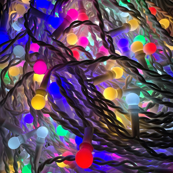 Instalație de Crăciun, franjuri cu flash, cu led tip țurțuri, fir gros, exterior, multicolor, bec V8 mat, 50 metri [1]