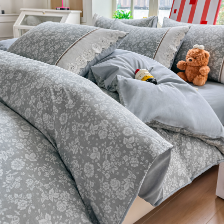 Lenjerii 100% Bumbac - Lenjerie de pat bumbac 100%, 4 piese, model floral gri, BCP411