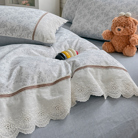 Lenjerii 100% Bumbac - Lenjerie de pat bumbac 100%, 4 piese, model floral delicat, BCP401