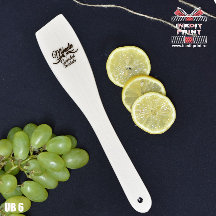 Spatulă dreaptă  personalizată  Gospodină adevărată UB6 [2]