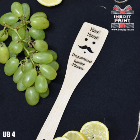 Cadouri - Spatulă cu mustață personalizată Finu UB4
