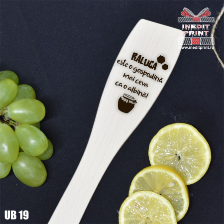 Cadouri - Spatulă dreaptă personalizată Albină UB19