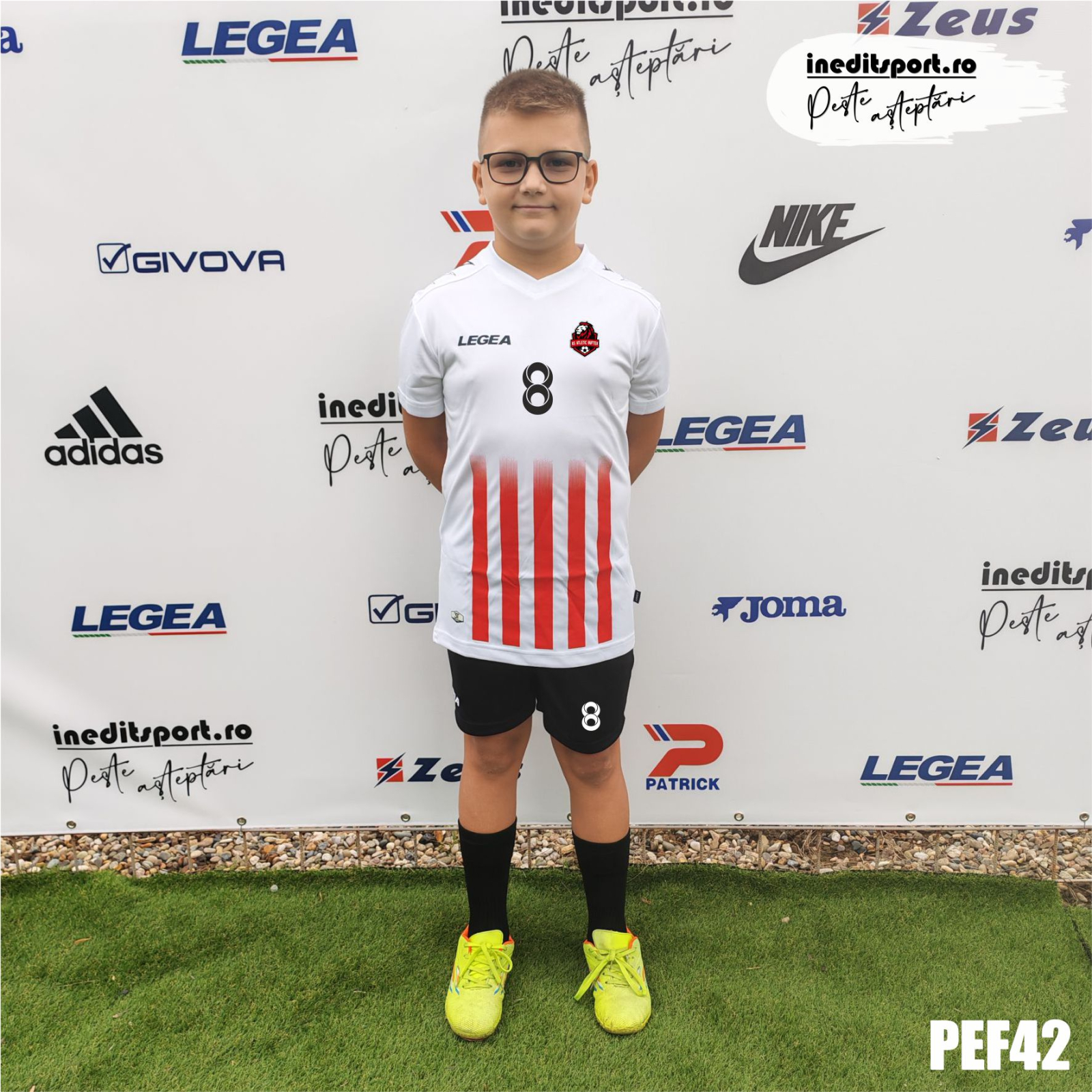 Kit echipament fotbal copii si adulti personalizat- PEF42 S, Alb